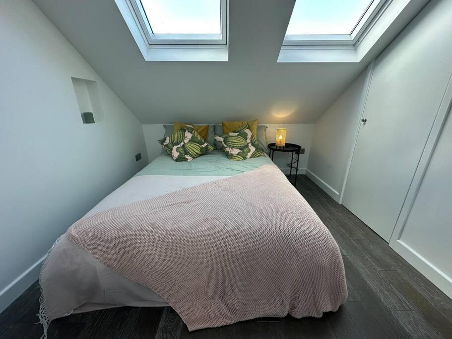 Lovely New Decor Studio - 4 The Southwell London Exterior photo